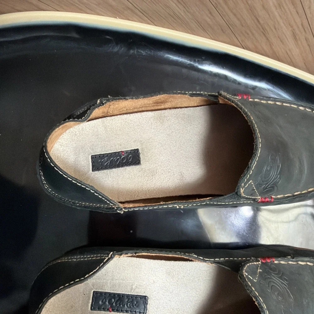 OluKai Shoes Womens Size 6.5 Black Leather Moccasin Flats Slip On Comfort Casual